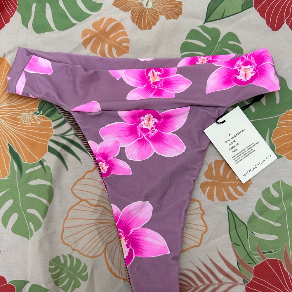 Acacia bottom